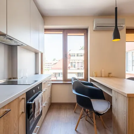1 Bedroom Apartment